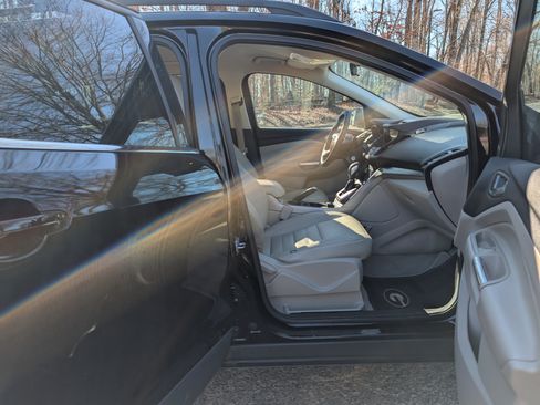 Used 2016 Ford Escape SE image 5