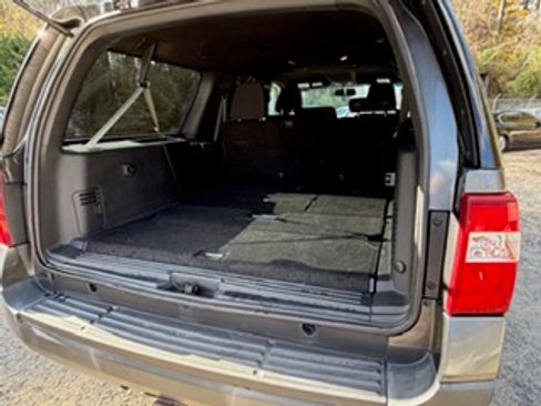 Used 2017 Ford Expedition EL XL image 12