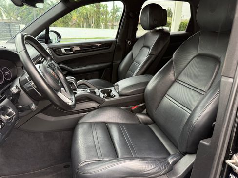 Used 2020 Porsche Cayenne image 10
