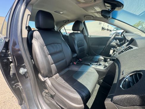 Used 2015 Chevrolet Cruze LT FWD image 19
