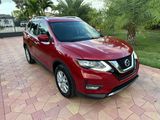 Used 2017 Nissan Rogue SV image 3