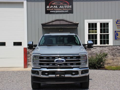 Used 2024 Ford F250 4x4 Crew Cab Super Duty image 2