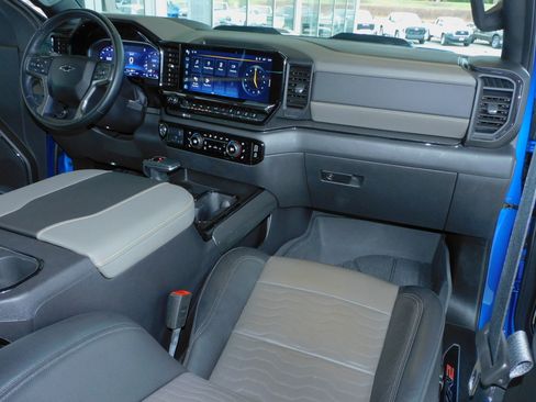 Used 2024 Chevrolet Silverado 1500 ZR2 image 6