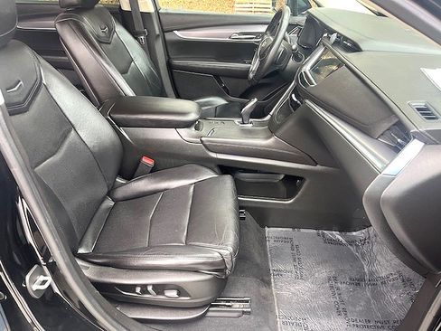 Used 2017 Cadillac XT5 Premium Luxury image 18