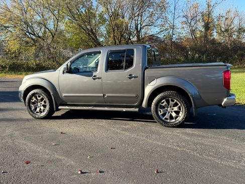 Used 2016 Nissan Frontier SV image 4