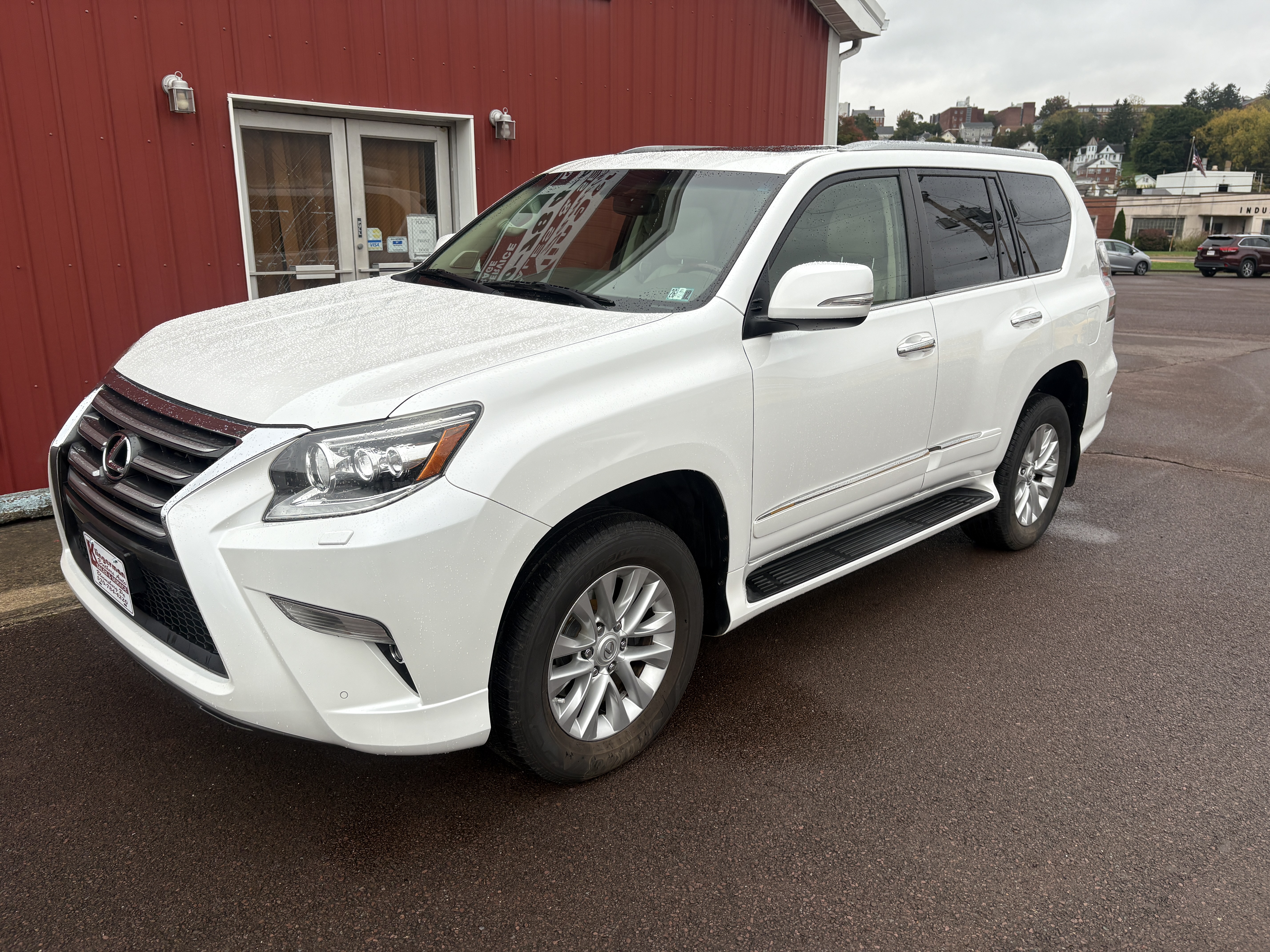 Used 2016 Lexus GX 460 4WD Premium 4.6L 8-Cyl SUV image 2