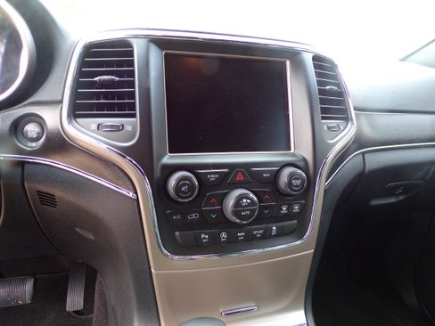 Used 2016 Jeep Grand Cherokee Limited image 12