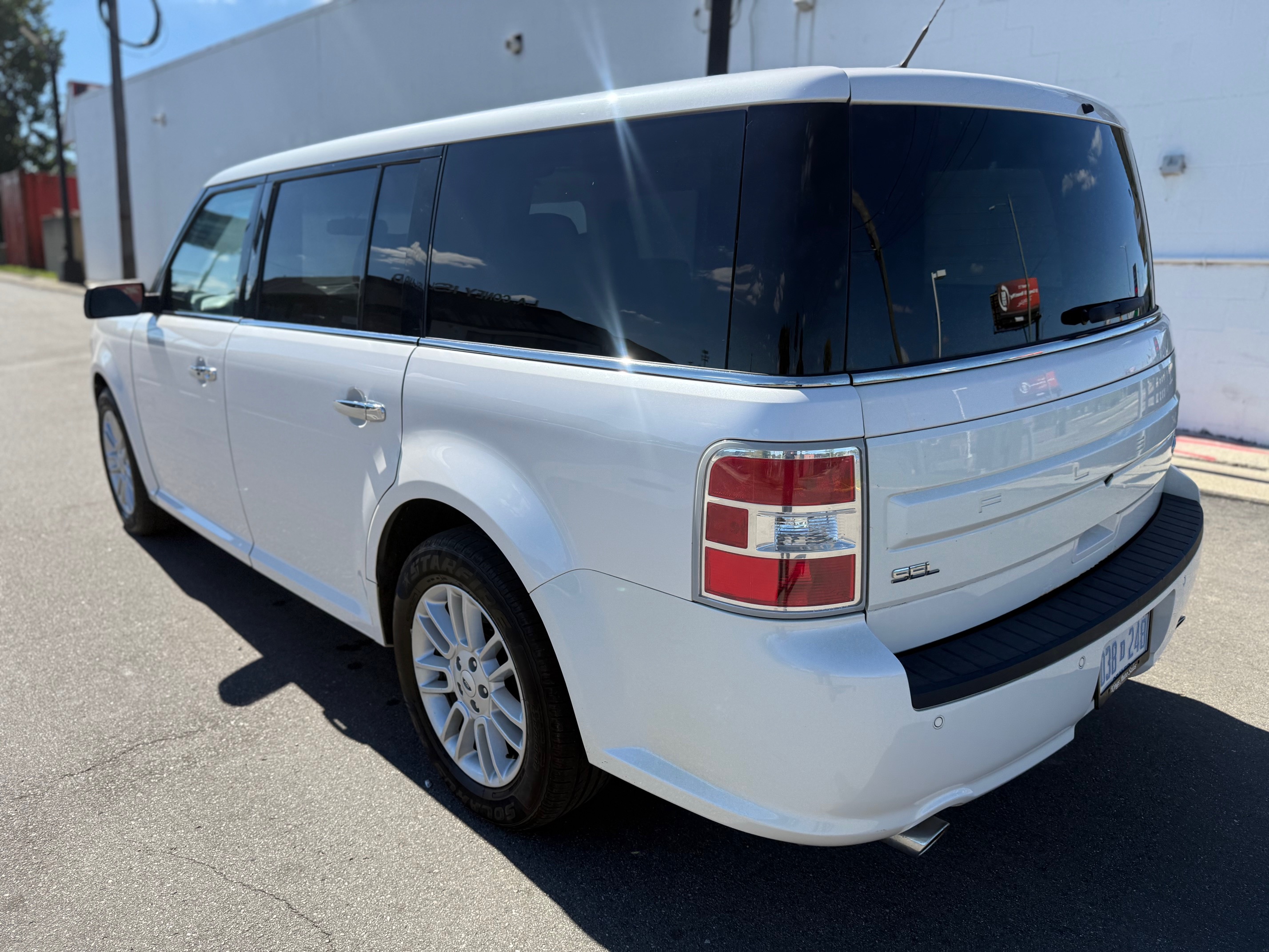 Used 2019 Ford Flex FWD SEL image 4