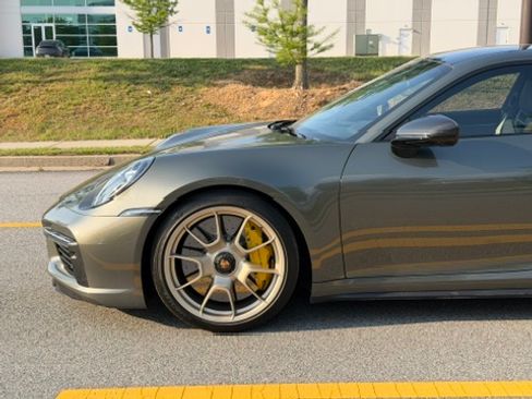 Used 2023 Porsche 911 AWD/4WD image 3