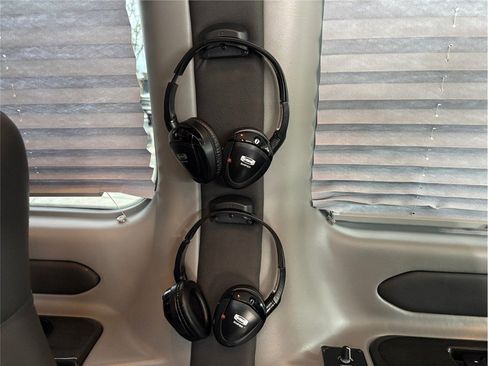 Used 2019 Ford Transit 150 image 38