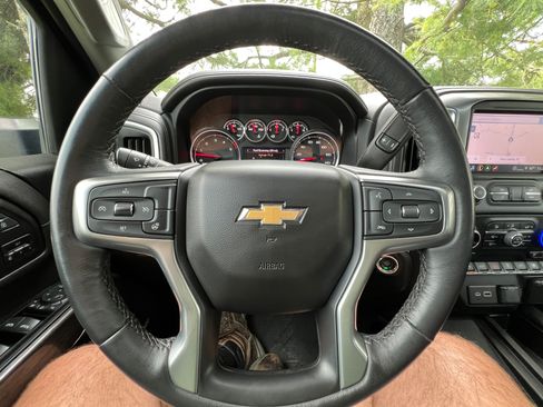 Used 2022 Chevrolet Silverado 3500 LTZ image 41