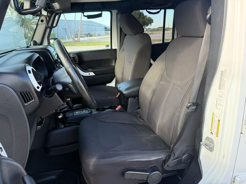 Used 2013 Jeep Wrangler Unlimited Sport image 7