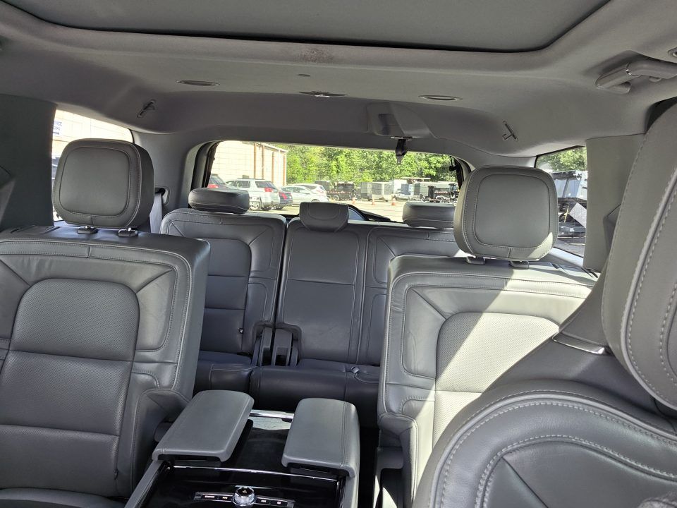 Used 2019 Lincoln Navigator 4WD Reserve image 17