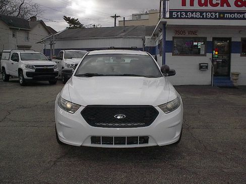 Used 2015 Ford Taurus image 2