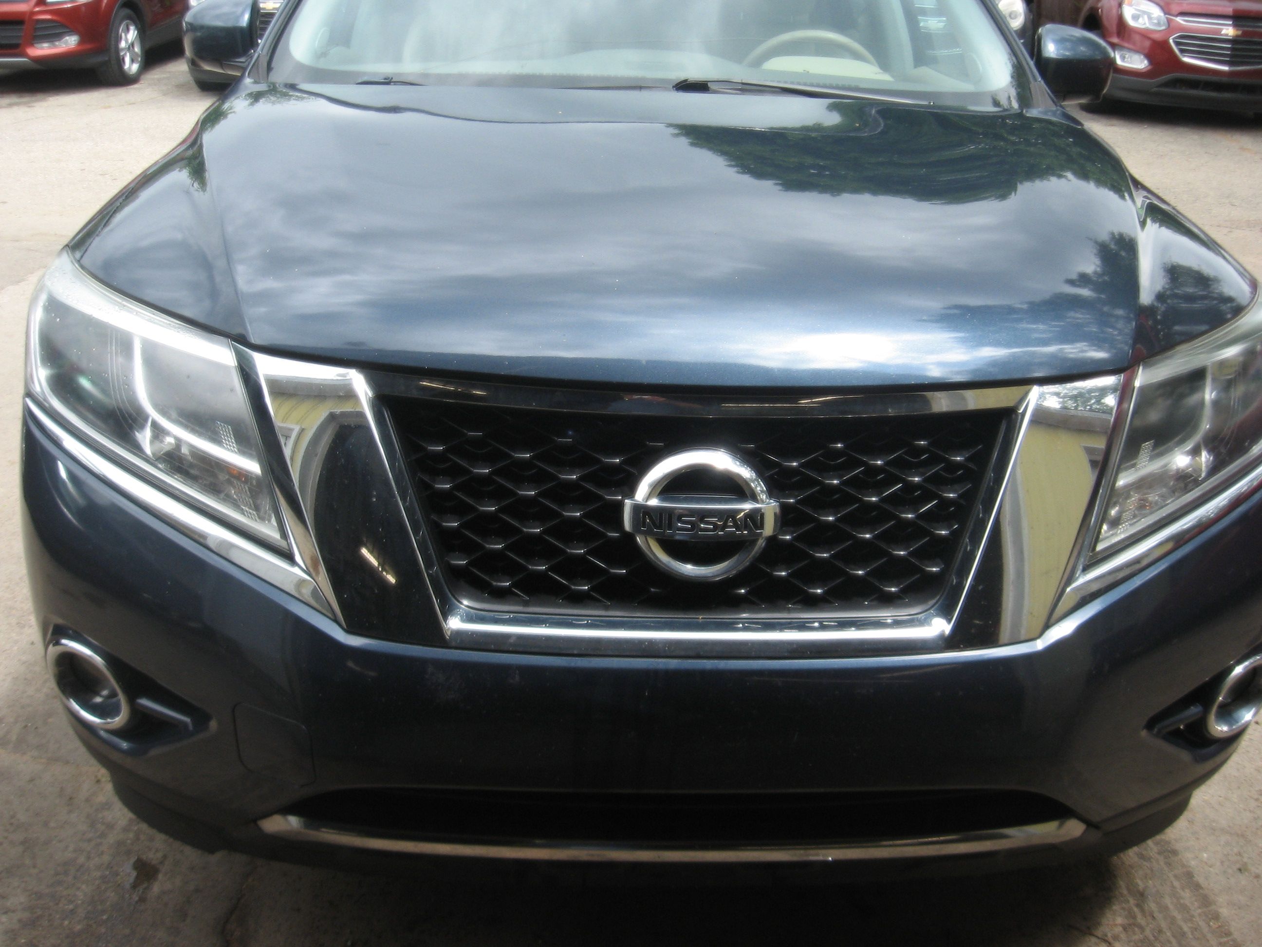 Used 2015 Nissan Pathfinder 4WD image 2