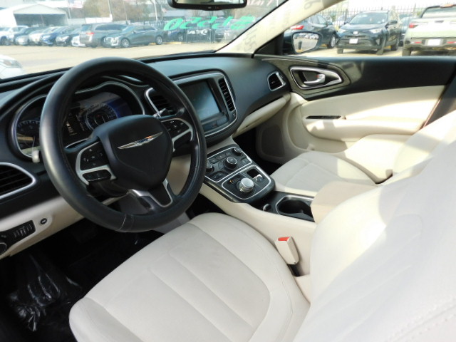 Used 2016 Chrysler 200 Limited FWD image 8