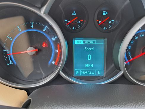 Used 2015 Chevrolet Cruze LT image 18