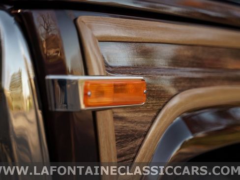 Used 1991 Jeep Grand Wagoneer image 21