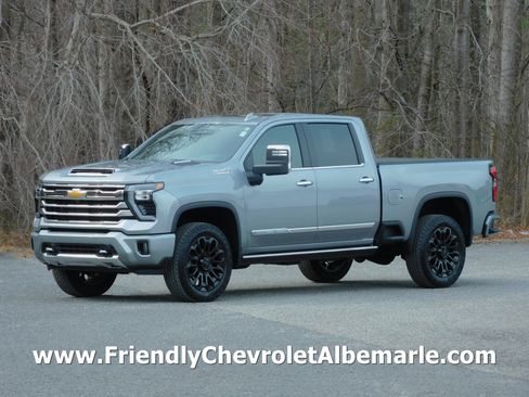 Used 2025 Chevrolet Silverado 2500 High Country image 1