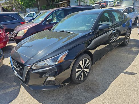 Used 2021 Nissan Altima 2.5 S image 1