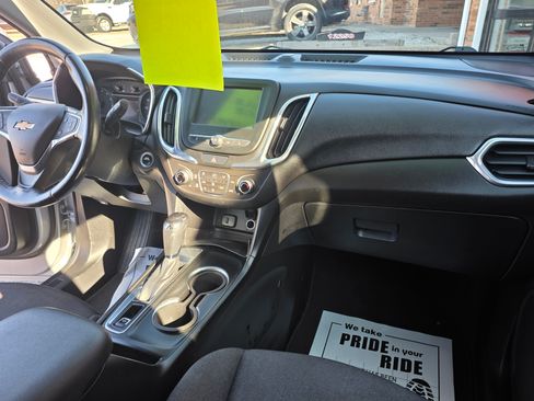 Used 2018 Chevrolet Equinox LT image 8