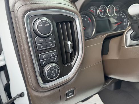 Used 2023 Chevrolet Silverado 2500 LT image 13