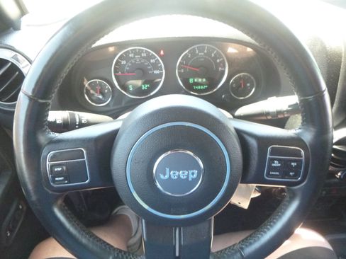 Used 2015 Jeep Wrangler 4WD Unlimited Sport image 17
