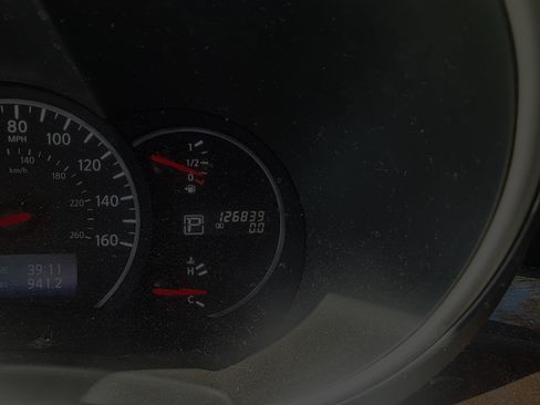 Used 2014 Nissan Quest image 2