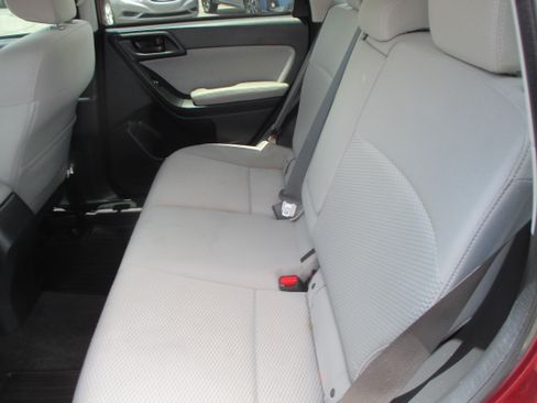 Used 2017 Subaru Forester 2.5i Premium AWD/4WD image 7