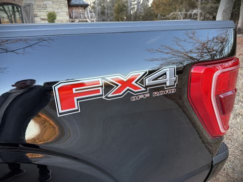 Used 2022 Ford F150 XLT image 12