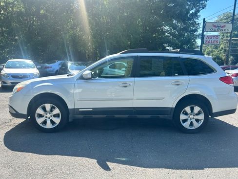 Used 2012 Subaru Outback 2.5i Premium AWD/4WD image 2