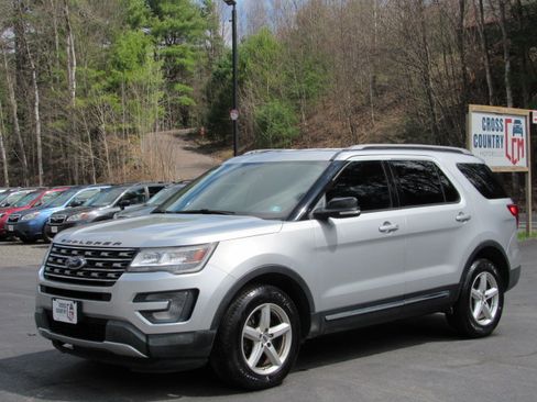 Used 2017 Ford Explorer Limited image 1