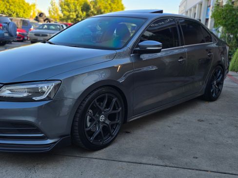 Used 2017 Volkswagen Jetta SE image 41