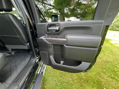 Used 2022 Chevrolet Silverado 3500 LTZ image 26