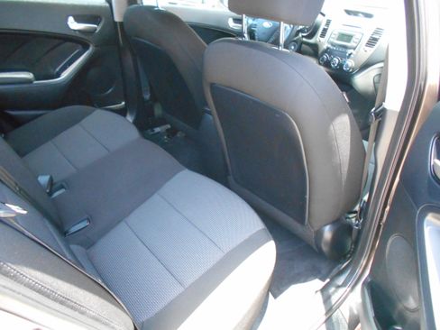 Used 2018 Kia Forte LX Sedan FWD image 9