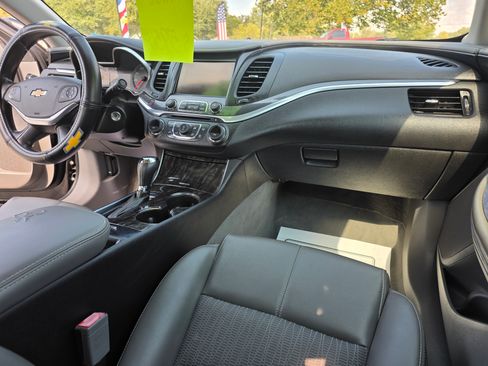 Used 2015 Chevrolet Impala LT image 8