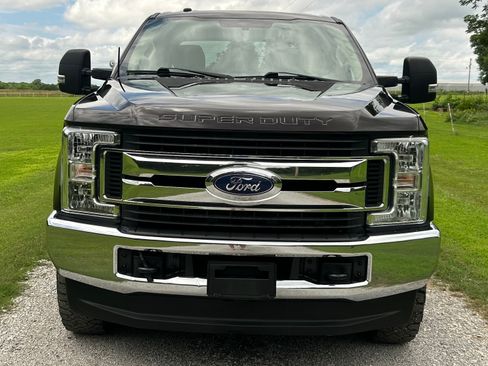 Used 2018 Ford F250 4x4 Crew Cab Super Duty image 9