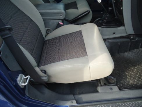 Used 2010 Jeep Wrangler Sport image 3