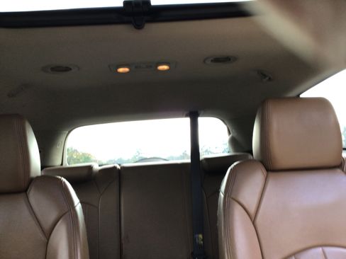 Used 2013 Buick Enclave Premium image 8