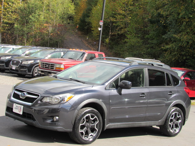 Used 2013 Subaru XV Crosstrek 2.0i Limited AWD/4WD image 2