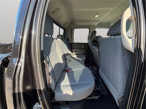 Used 2017 RAM 1500 Classic SLT image 29