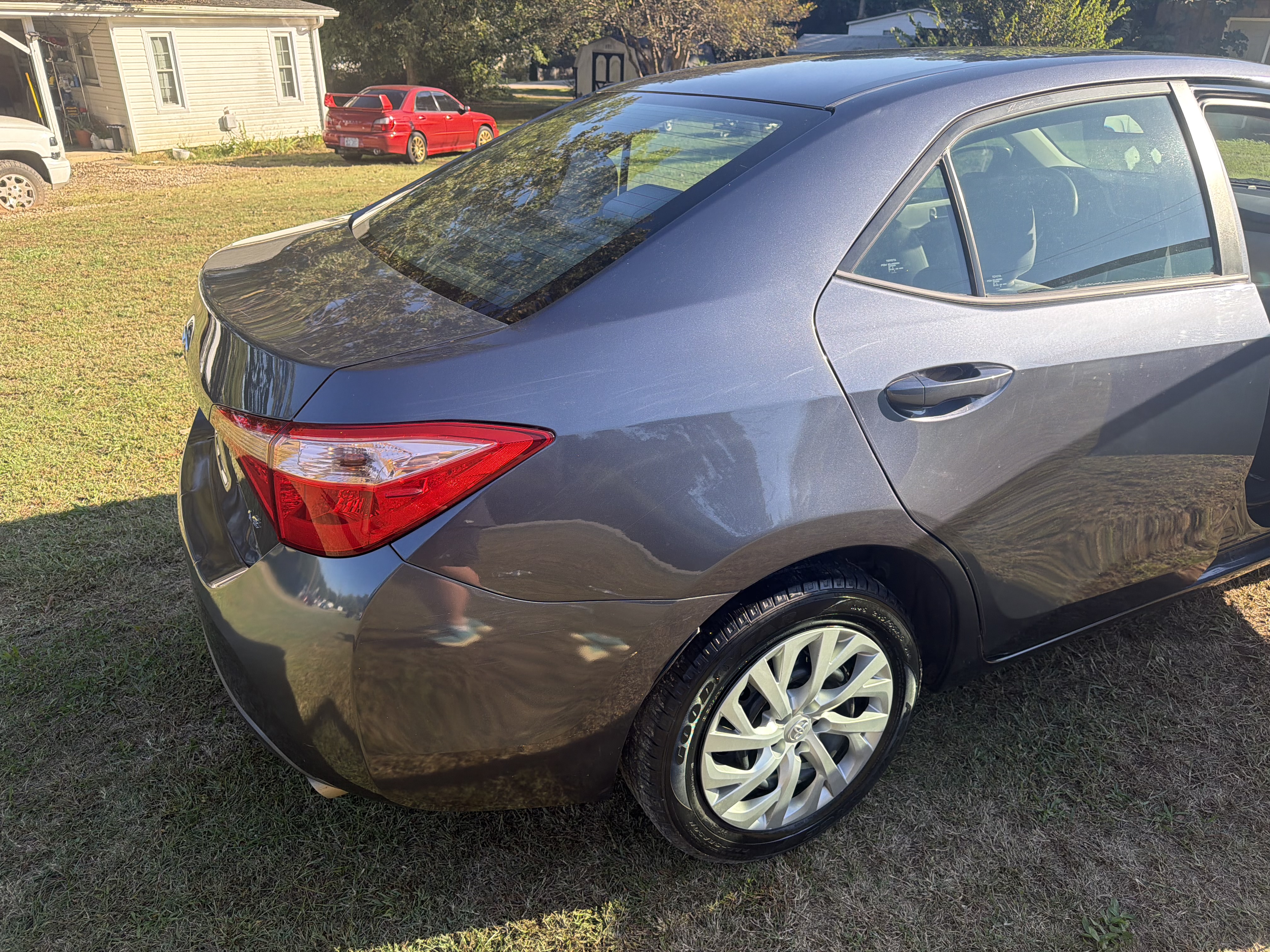 Used 2017 Toyota Corolla LE FWD image 71