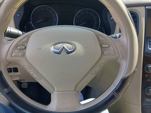 Used 2011 INFINITI EX35 image 16