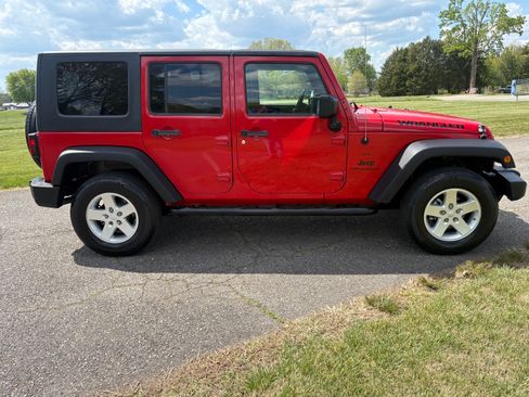 Used 2009 Jeep Wrangler Unlimited X image 4