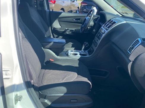 Used 2012 GMC Acadia SLE image 11