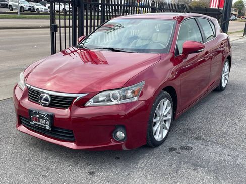 Used 2013 Lexus CT 200h Premium image 2