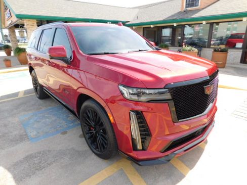 Used 2023 Cadillac Escalade V image 1