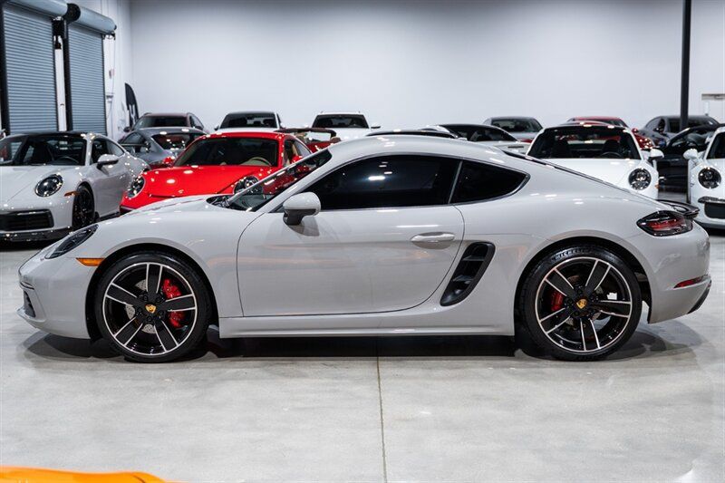 Used 2019 Porsche 718 Cayman S RWD image 3