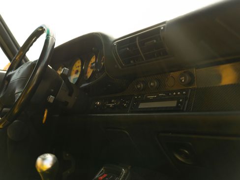 Used 1997 Porsche 911 Turbo image 32