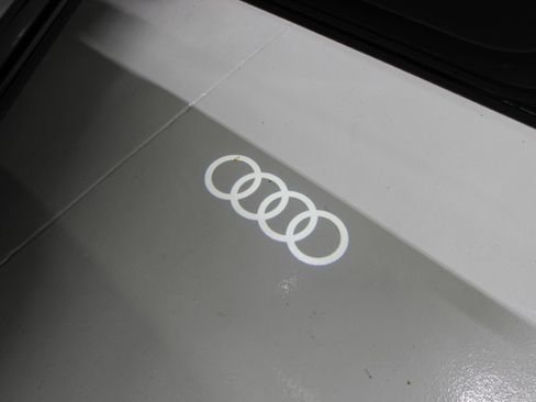 Used 2023 Audi Q5 2.0T Premium image 39